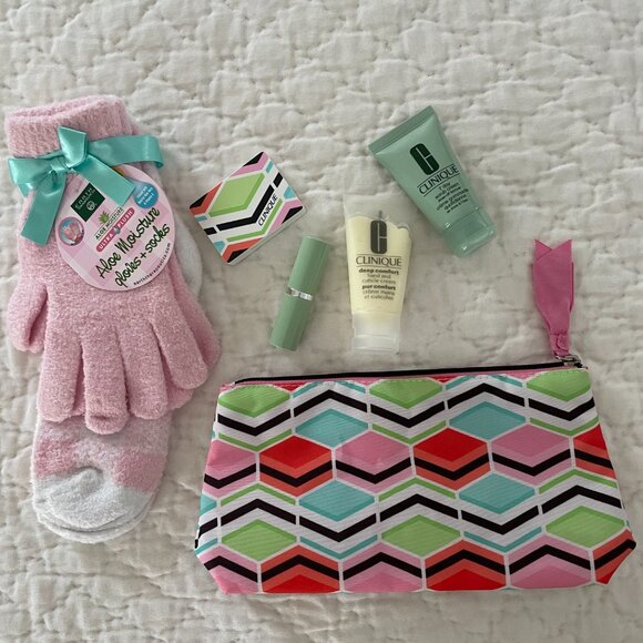 Ready for Spring?   Clinique Makeup Bag and Aloe Moisture Gloves and Socks - Picture 8 of 8